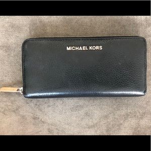 MICHAEL KORS Jet Set Continental Zip Wallet